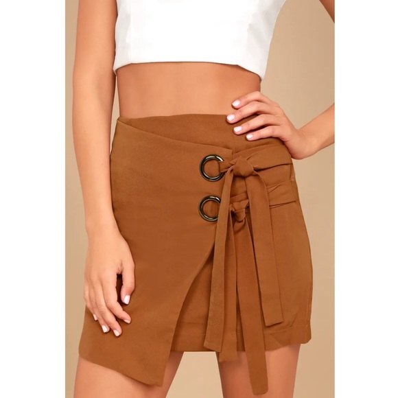 J.O.A. Modern Masterpiece Light Brown Wrap Side Tie Grommet Mini Skirt Lulu’s XS - Picture 3 of 6